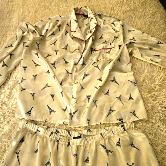 2pc White Satin Paris Eiffel Towers Theme Pajama Set - Picture 6 of 6